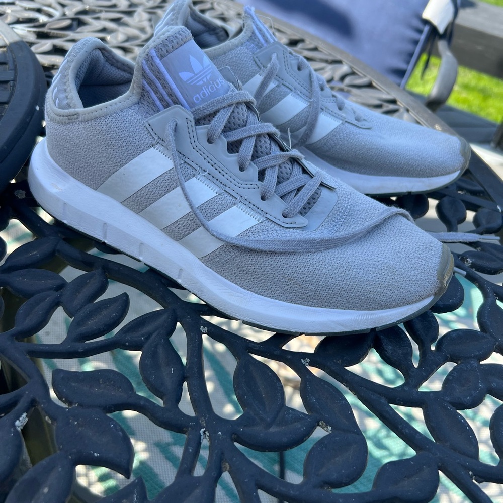 Adidas Swift Essential Running Shoes Size 10 - Li… - image 1